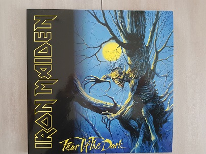 Iron-Maiden---Fear-Of-The-Dark-2.jpg